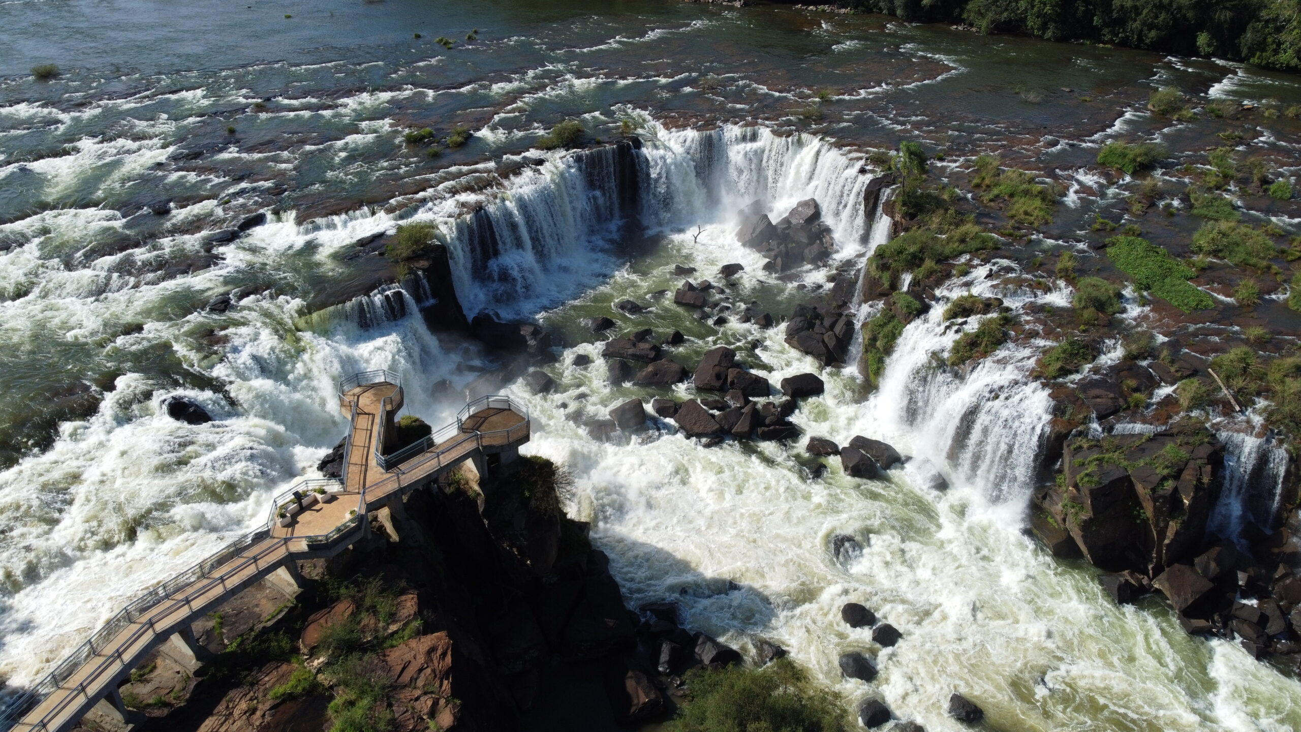 CATARATAS DE QUILOMBO E TREZE TÍLIAS