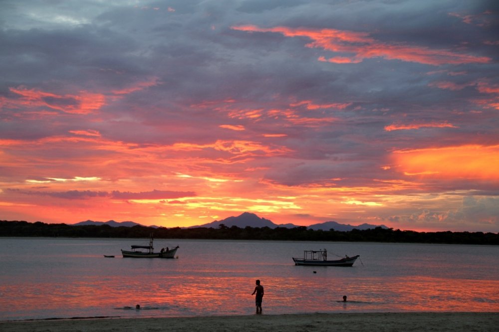 Ilha do Mel – Um Paraíso Espera por Você!