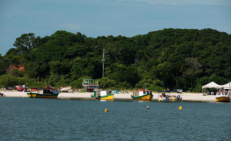 Ilha do Mel – Um Paraíso Espera por Você!